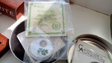 Монета с метеоритом