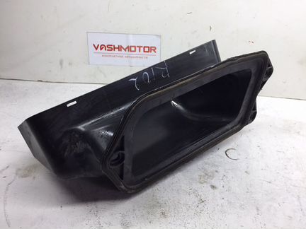 Воздухозаборник Audi A4 2.0 tfsi