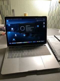 Apple macbook pro 13 2019 256Gb