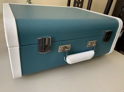 Виниловый проигрыватель 