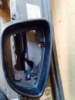 Фольксваген пассат Б7 рамка ободок правого зеркала