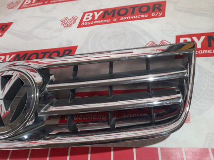 Решетка радиатора Volkswagen Touareg BKS