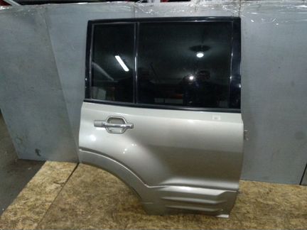Дверь задняя правая Mitsubishi Pajero 3 V60