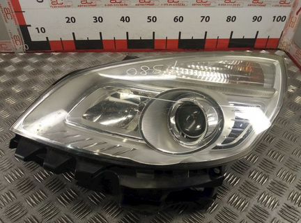 Фара передняя левая Renault Scenic 2 260605051R