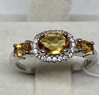 Кольцо серебро 18 р-р вес 2,92 гр с цитринами ново