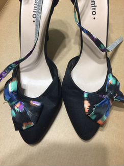 Босоножки атласные новые