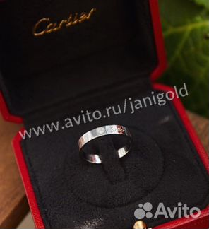 Золотое кольцо с бриллиантом Cartier