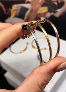 Серьги Cartier