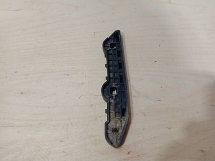 Кронштейн переднего бампера Mercedes Benz W176 AMG