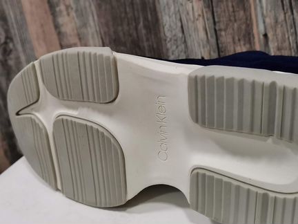 Calvin Klein замшевые ботинки (25,5 см) новые