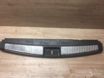 Накладка замка багажника Мерседес мл W164