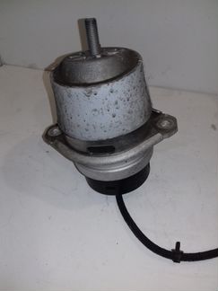 Подушка двигателя Туарег с 10 года 7L8199131H