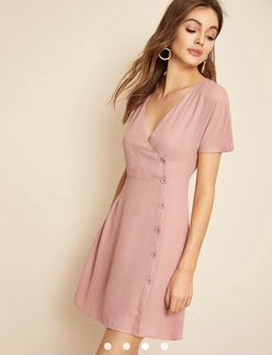 Платье на запах с пуговицами. Новое. Снижение цены