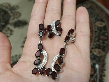 Серебряный комплект с гранатами
