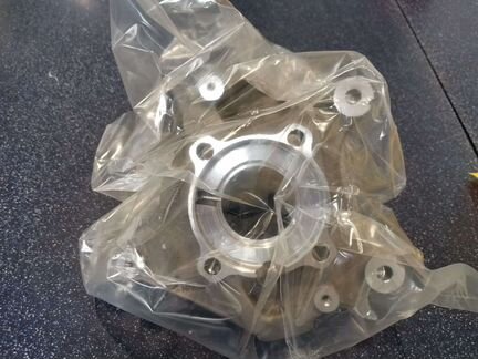 Кулак поворотный правый BMW 31216876646