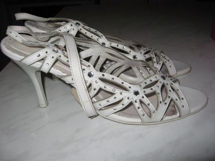 Босоножки кожа