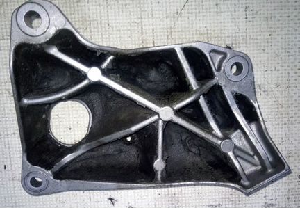 Кронштейн опора Двс Бмв F10 F11 F07