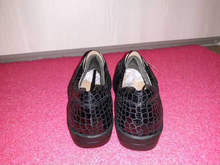 Продам туфли Caprice