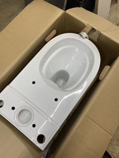 Унитаз безободковый с крышкой мультилифт