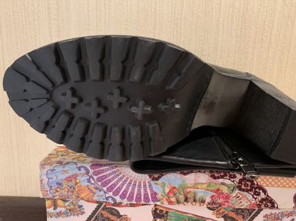 Сапоги кожаные удобные на каблуке итальянские
