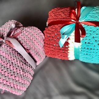 Плюшевые шарфы, палантины, пледы,подушки, покрывал