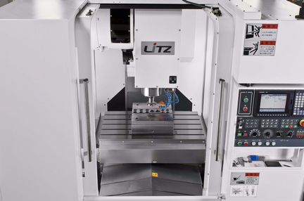 Фрезерный обрабатывающий центр litz CV-800 Тайвань