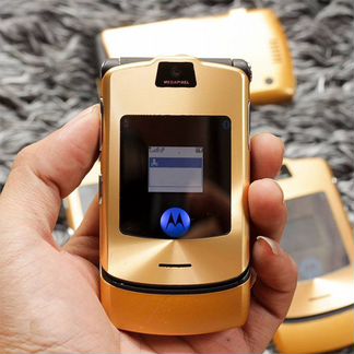 Новый в коробке телефон Motorola V3i Gold оригинал