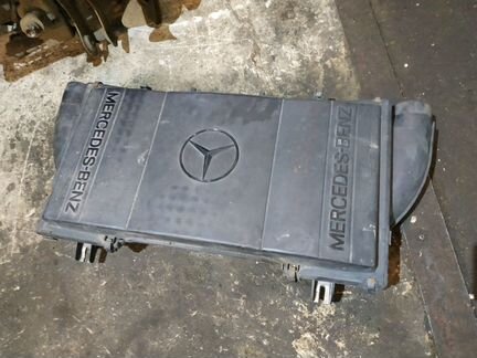 Корпус воздушного фильтра Мерседес 140 S500 дорест