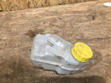 Бачок для тормозной жидкости Skoda Rapid лифтбек