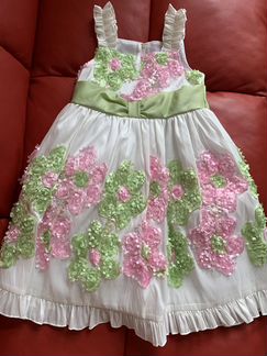 Платье нарядное на 6-7 лет