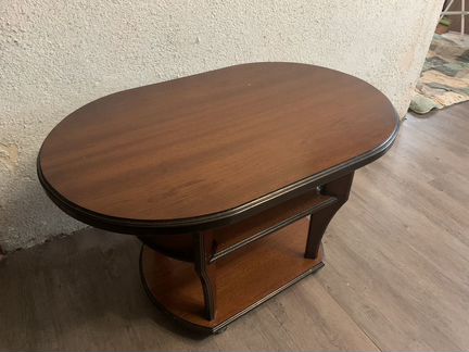 Стол журнальный деревянный