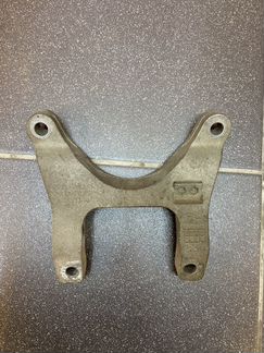 Кронштейн, опора коробки Jaguar XJ