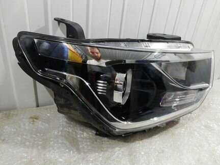 Фара галоген передняя правая Hyundai H1 2