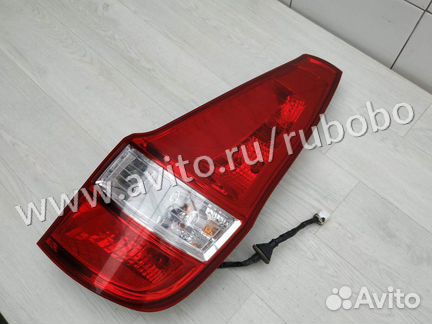 Фонарь правый 924022R100 Hyundai I30 FD