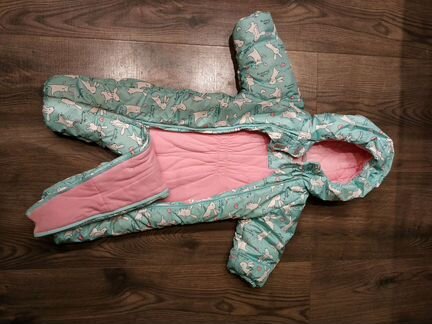 Комбинезон и пинетки