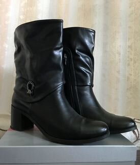 Сапоги с широким голенищем