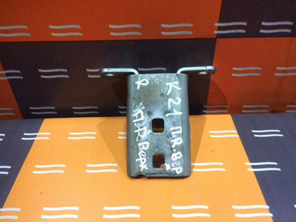 Петля двери верхняя передняя правая Опель Мерива B