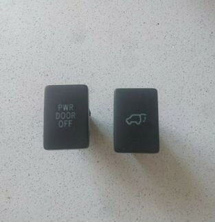 Кнопка открывания и блокировки багажника Toyota LC