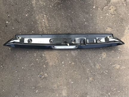 Toyota RAV4 накладка крышки багажника