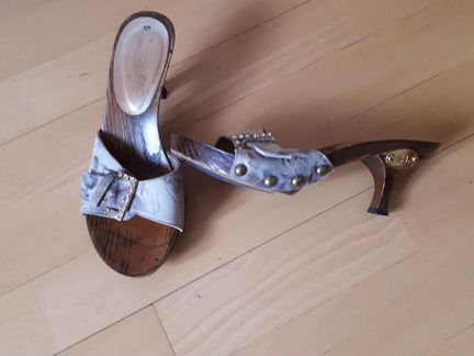Сабо на деревянной подошве
