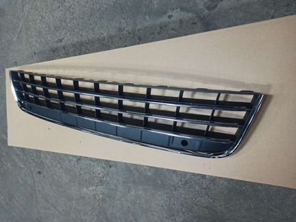 Решетка бампера Туарег 2 нф 2010г-2014г Touareg