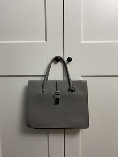 Серая сумка Charles&Keith