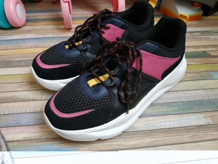 Кроссовки 39размер