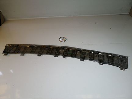 Накладка хром сверху заднего бампера Mercedes