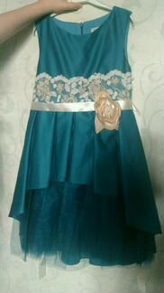 Новое нарядное платье р. 140