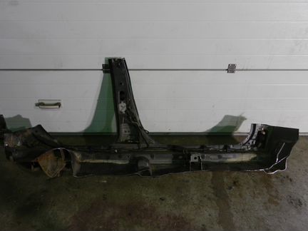 Порог левый - боковина Nissan Primera P12