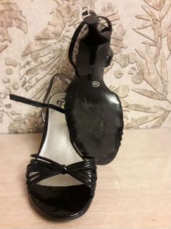 Босоножки фирмы Bata